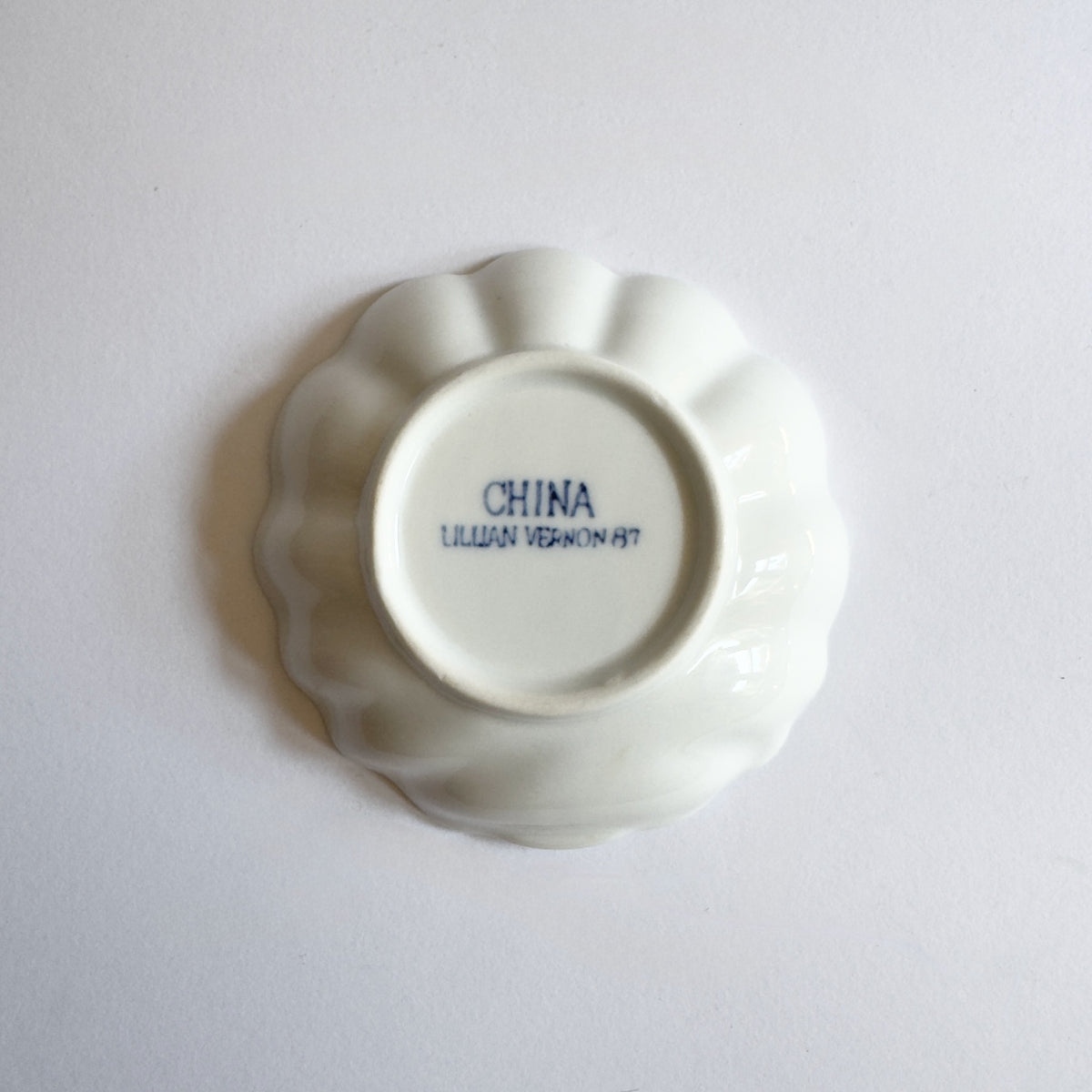 Vintage Lillian Vernon 1987 Shell Dish