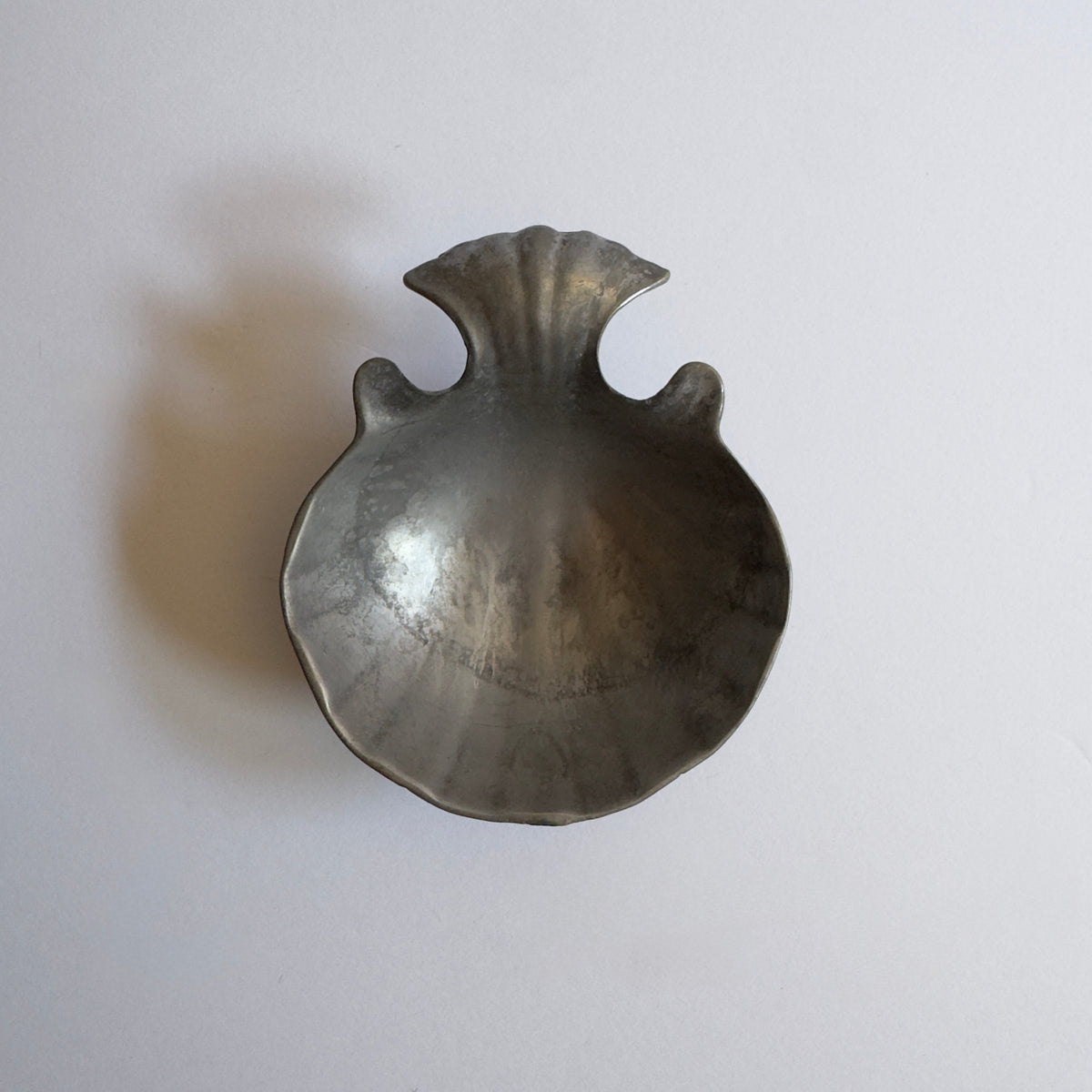 Vintage The Wilton Co. RWP Mount Joy Pewter Footed Shell Catch-All