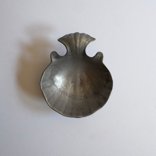 Vintage The Wilton Co. RWP Mount Joy Pewter Footed Shell Catch-All